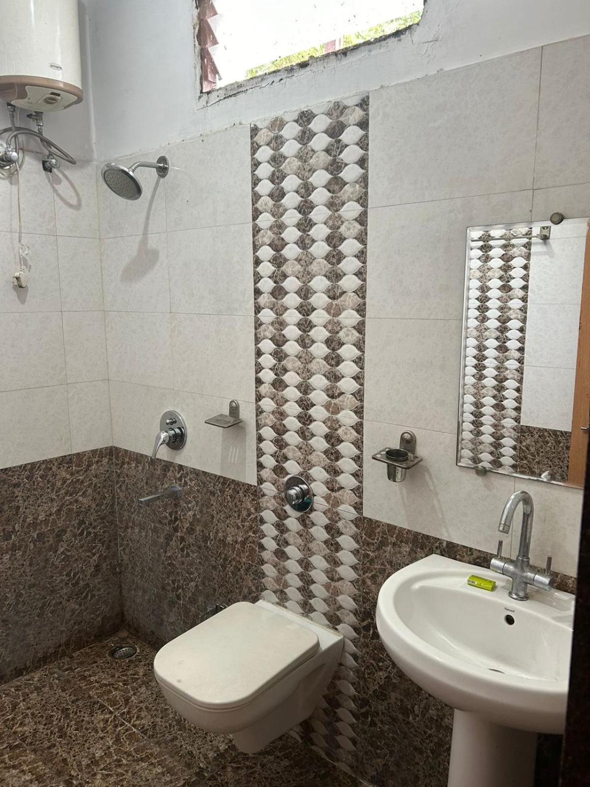 Hotel Tawa Plaza Itarsi Екстер'єр фото