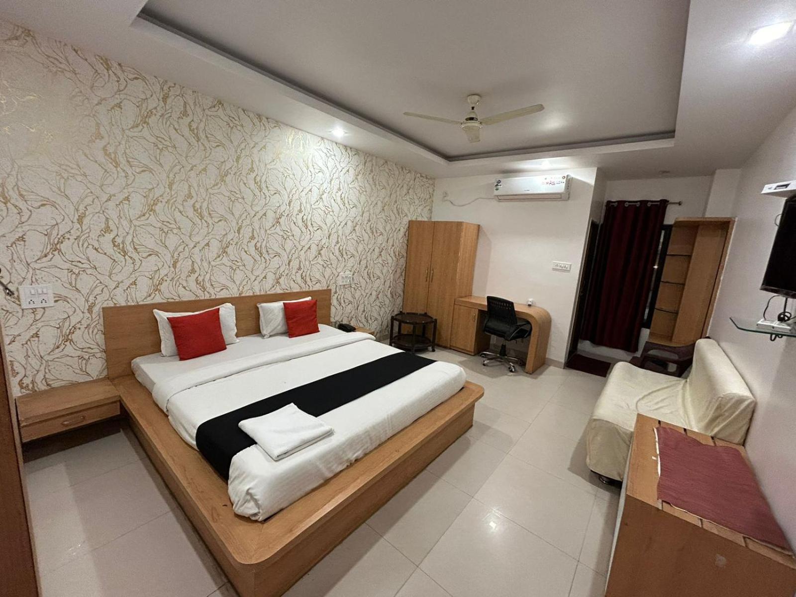 Hotel Tawa Plaza Itarsi Екстер'єр фото