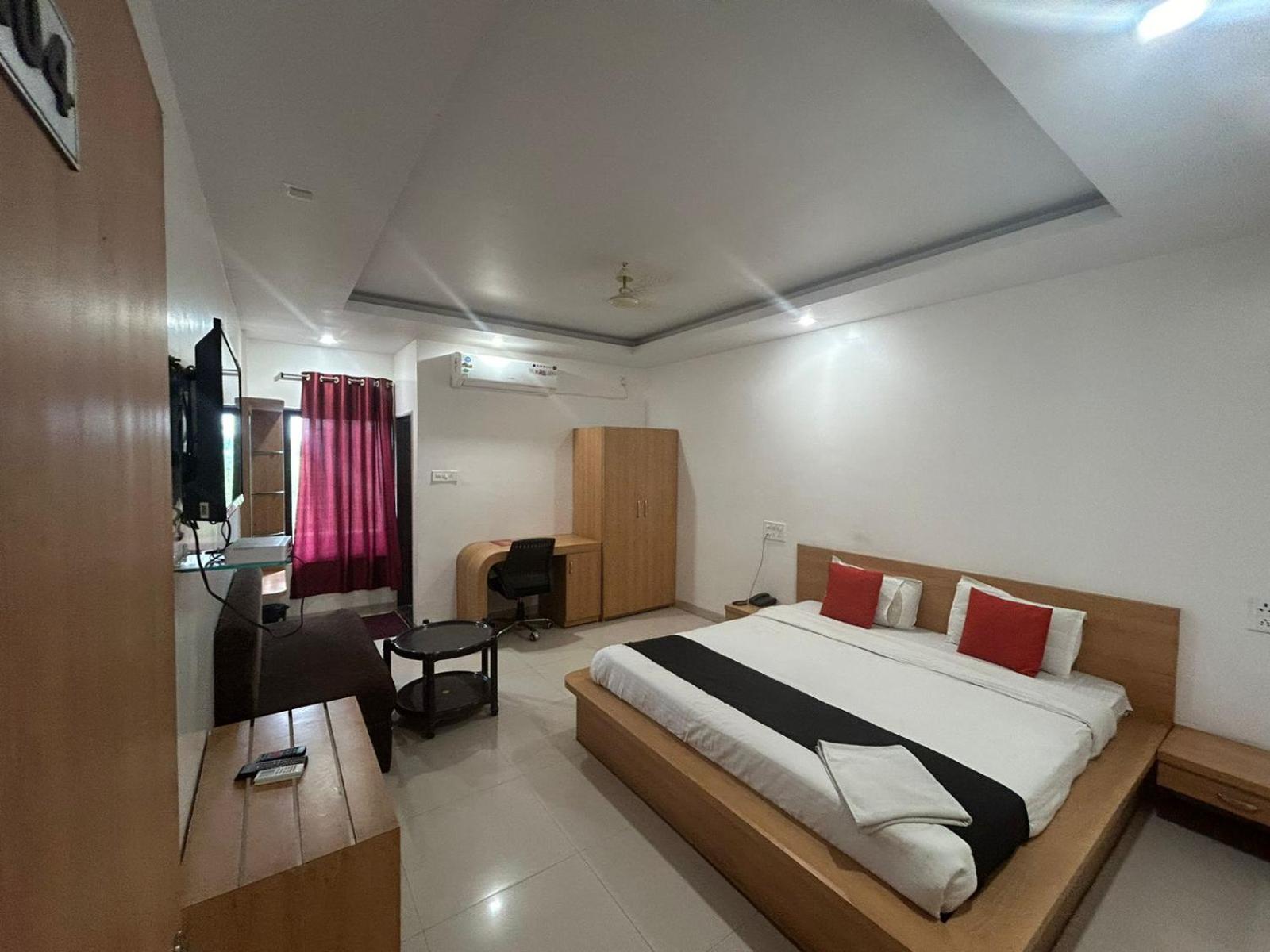 Hotel Tawa Plaza Itarsi Екстер'єр фото