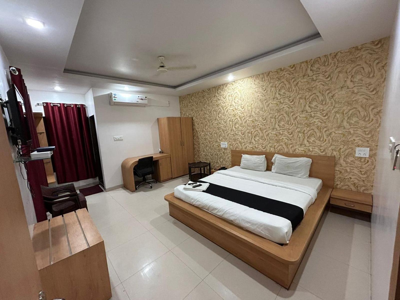 Hotel Tawa Plaza Itarsi Екстер'єр фото